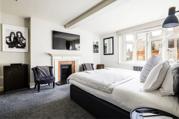 2 bedroom luxury apartment rental in london