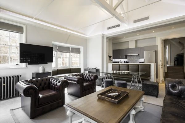 spacious luxury living room mayfair london