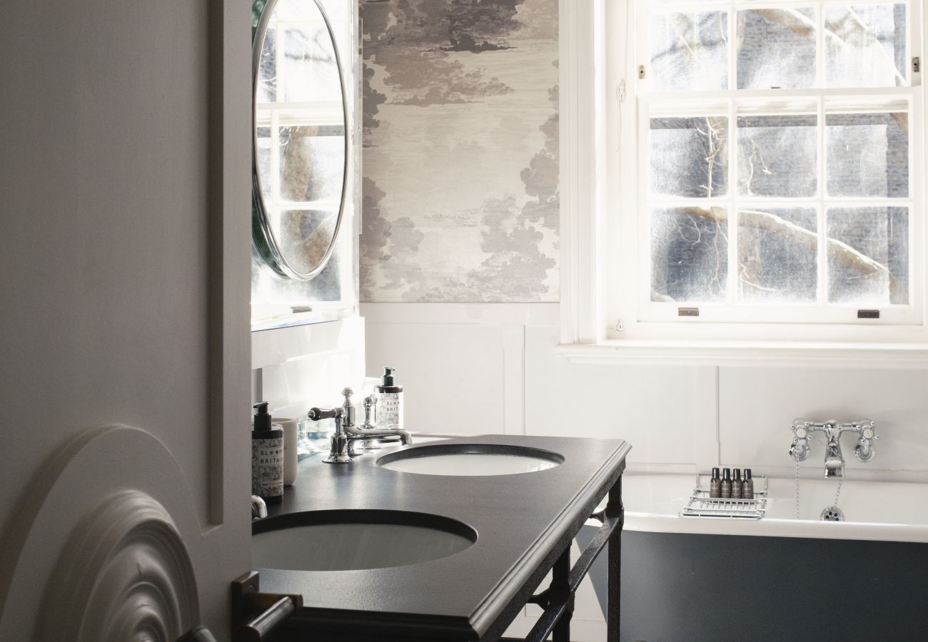 Apartment in London - The Connaught Suite Apartment in London - The Connaught Suite