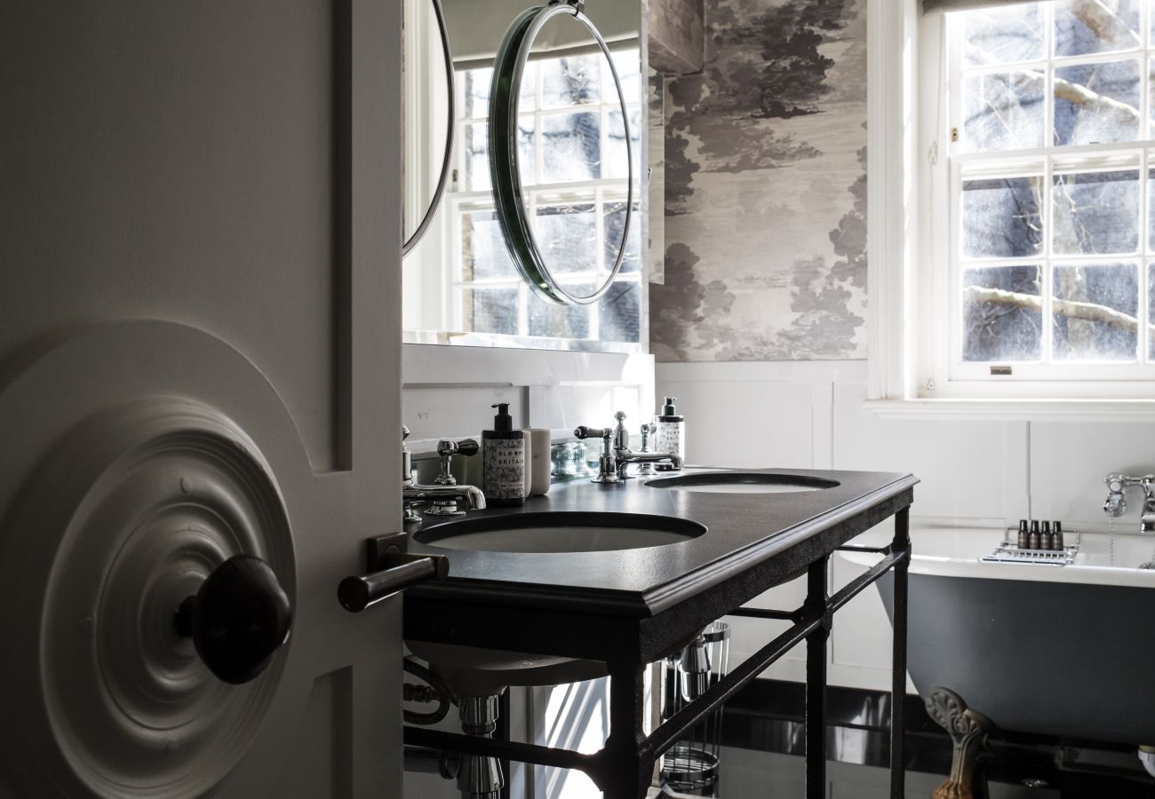 Apartment in London - The Connaught Suite Apartment in London - The Connaught Suite