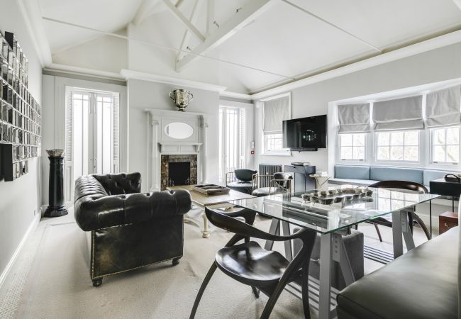 Luxury penthouse apartment for rent in Mayfair London