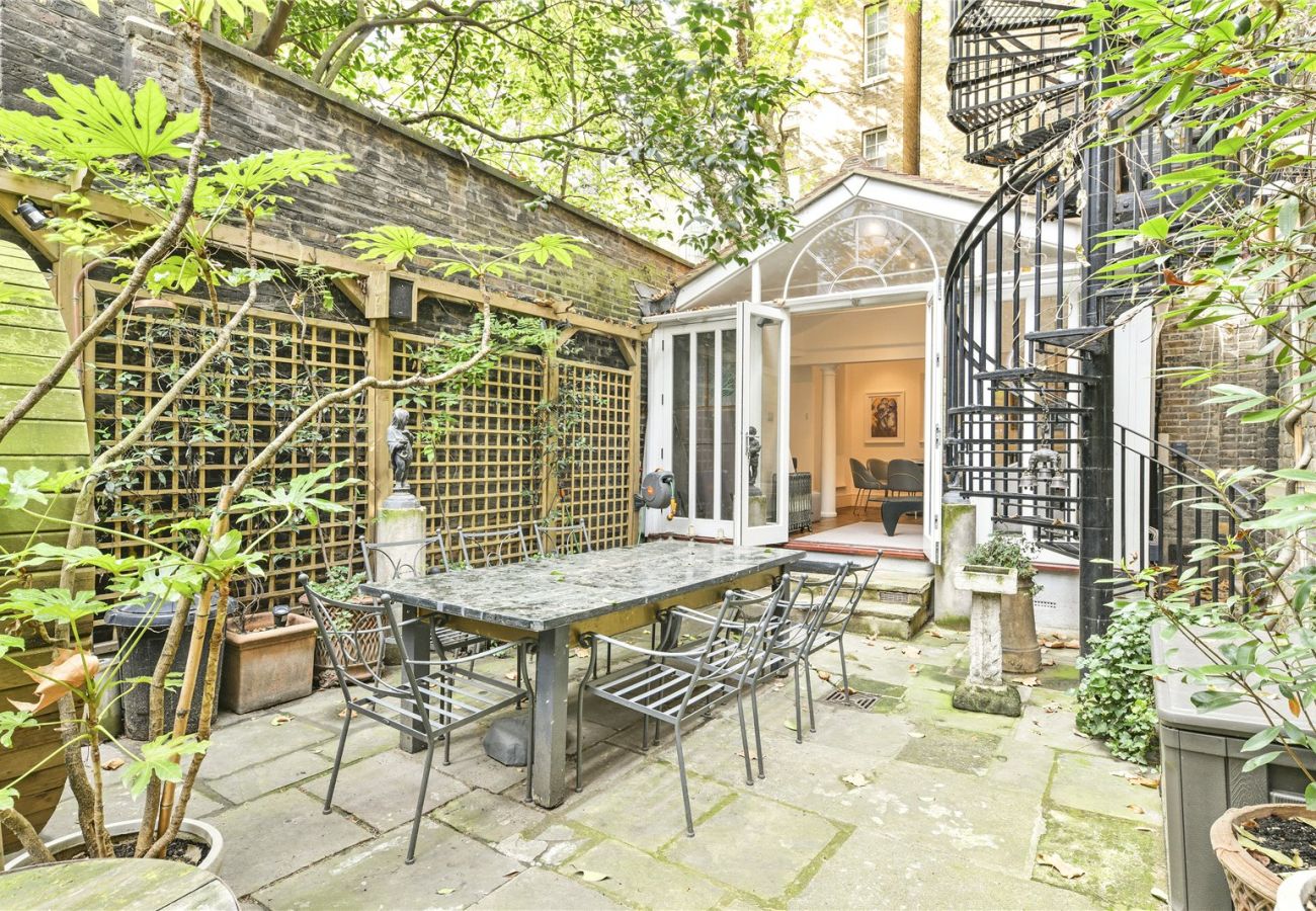 luxury holiday home with private garden in london mayfair luxury holiday home with private garden in london mayfair